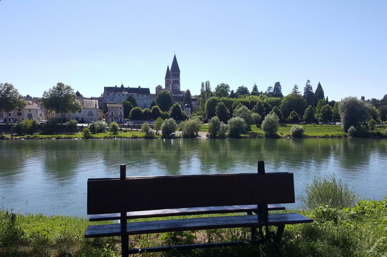 Tournus Belle Maison Vue Sur Saone Dış mekan fotoğraf